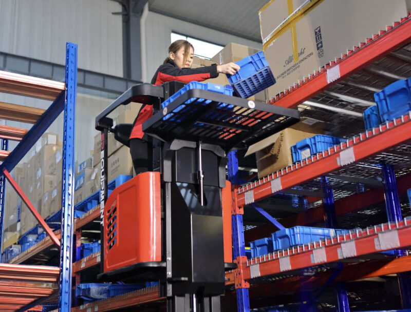 Efficiënt Orderpicken: Technieken en Tools voor een Optimaal Magazijn