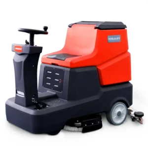 Noblelift NR810 zit-schrobmachine met 120 liter watertank in gebruik op een industriële vloer.