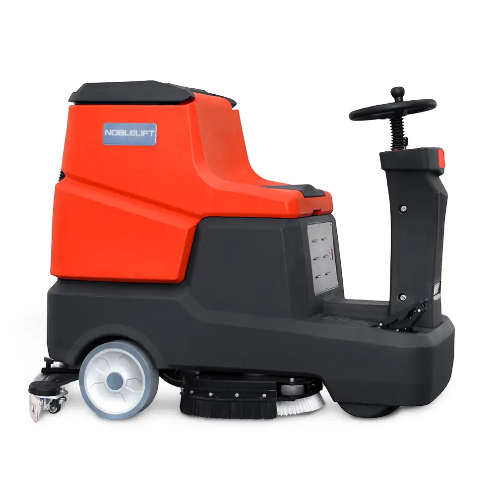 Zijaanzicht van de Noblelift NR810 zit-schrobmachine.